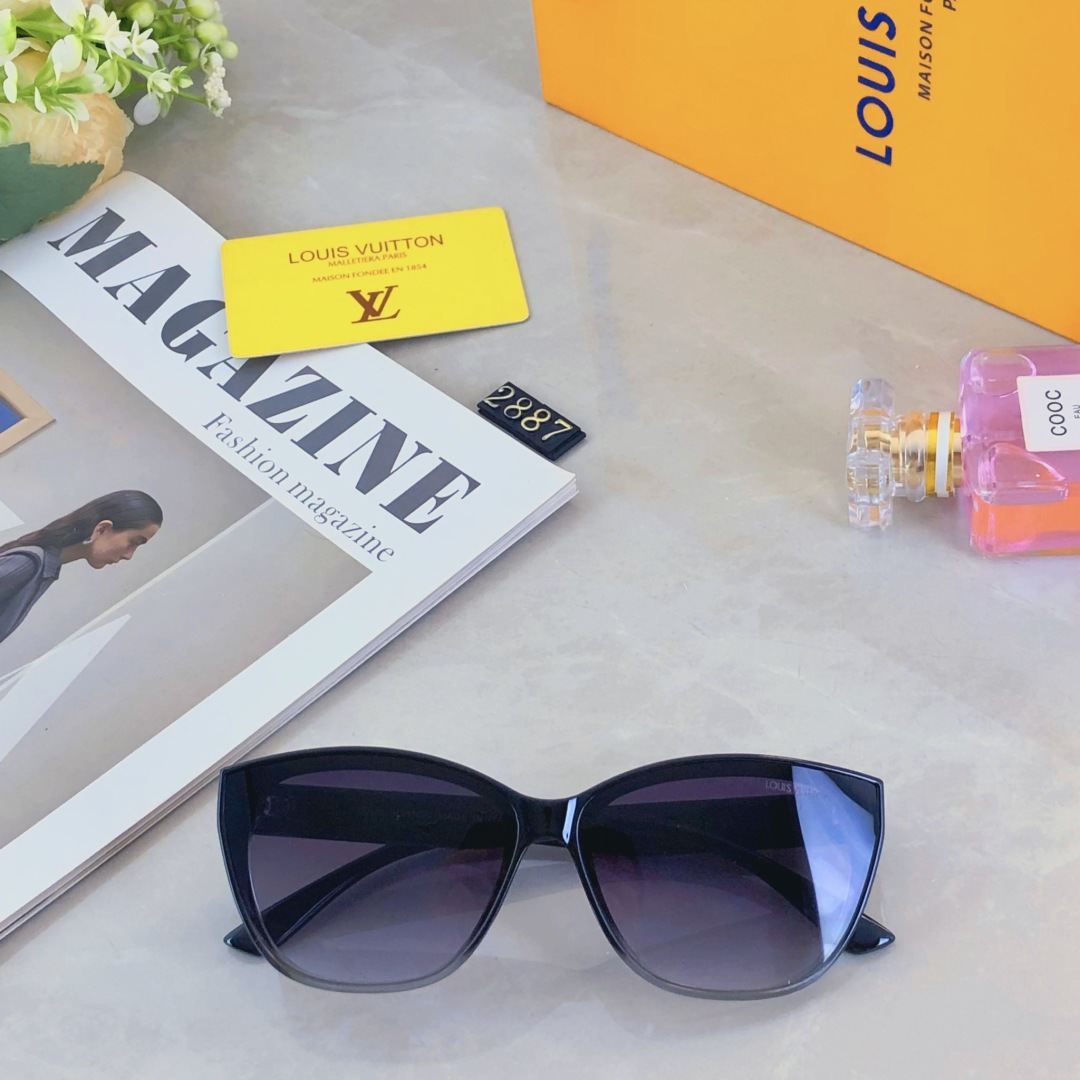 。。Louis vuitto*方形墨镜女潮高级感时尚街拍凹造型防紫外线太阳镜