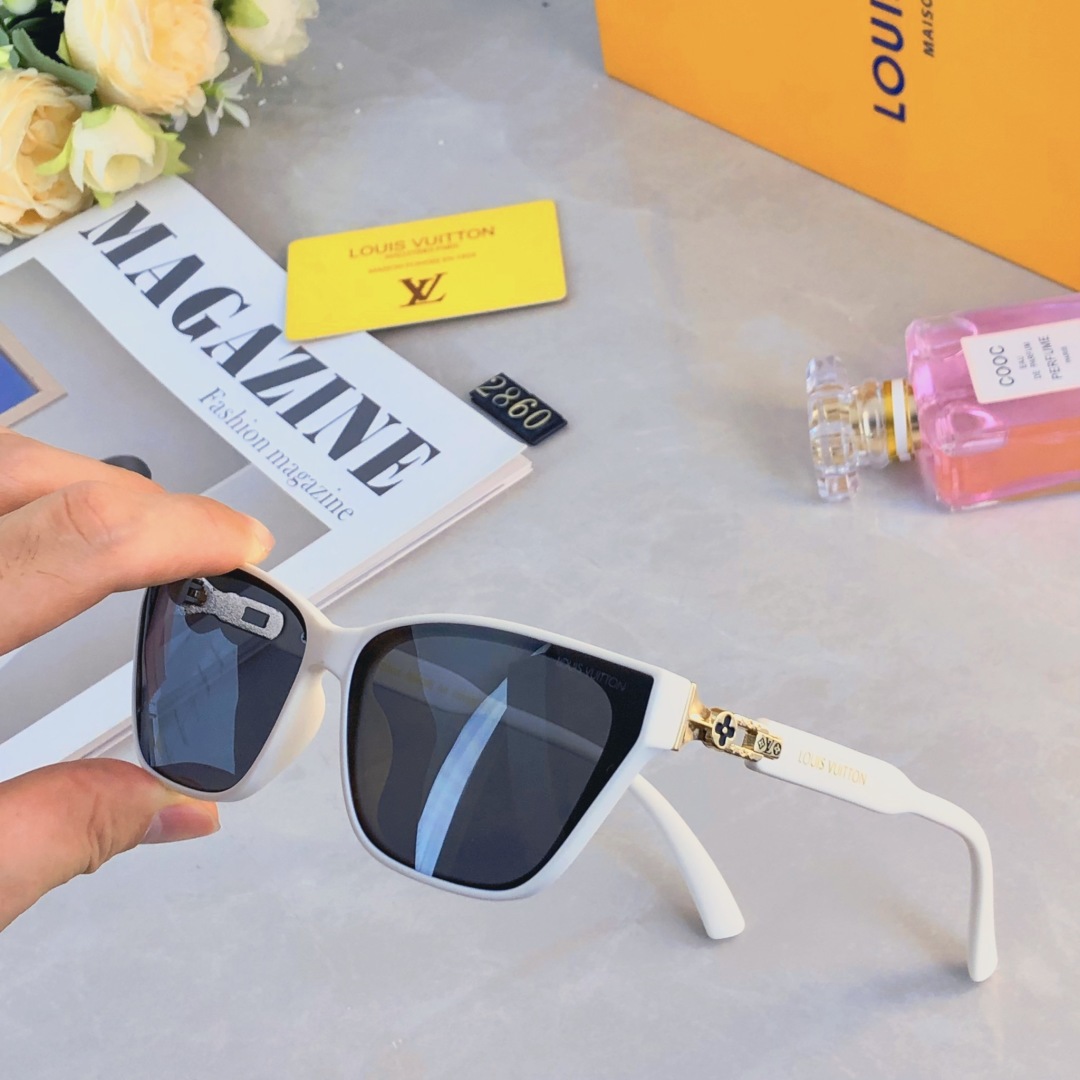 。。Louis vuitto*2025韩版时尚新款方形太阳镜女潮流拍照遮阳开车墨镜