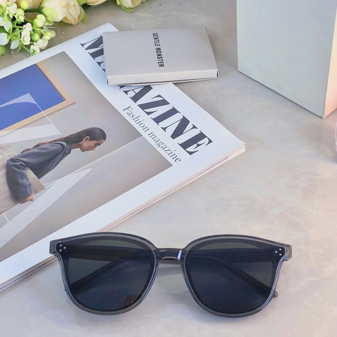 。。韩版经典款墨镜很简单却又很好看的素颜开车太阳眼镜