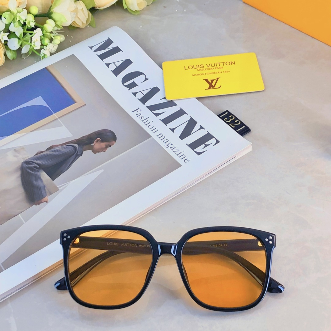 。。Louis vuitto*新款超轻光学眼镜框大框方形网红素颜防蓝光平光眼镜架