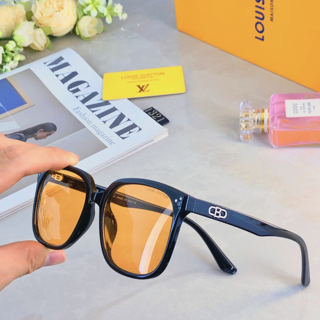 。。Louis vuitto*新款超轻光学眼镜框大框方形网红素颜防蓝光平光眼镜架