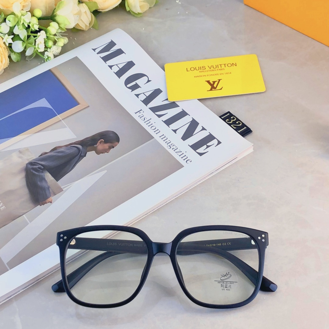 。。Louis vuitto*新款超轻光学眼镜框大框方形网红素颜防蓝光平光眼镜架