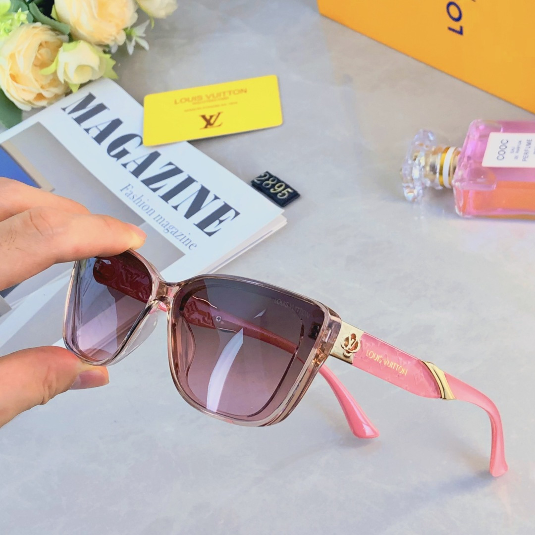 NO:579699,Louis vuitto* Korean style new sunglasses star fashion simple versatile personality glasses square anti-UV glasses sunglasses sunglasses, glasses, louis vuitton19860909Louis vuitto*韩版新款太阳镜墨镜明星时尚简约百搭个性眼镜方形防紫外线眼镜墨镜太阳镜,眼镜,louis vuitton,glasses