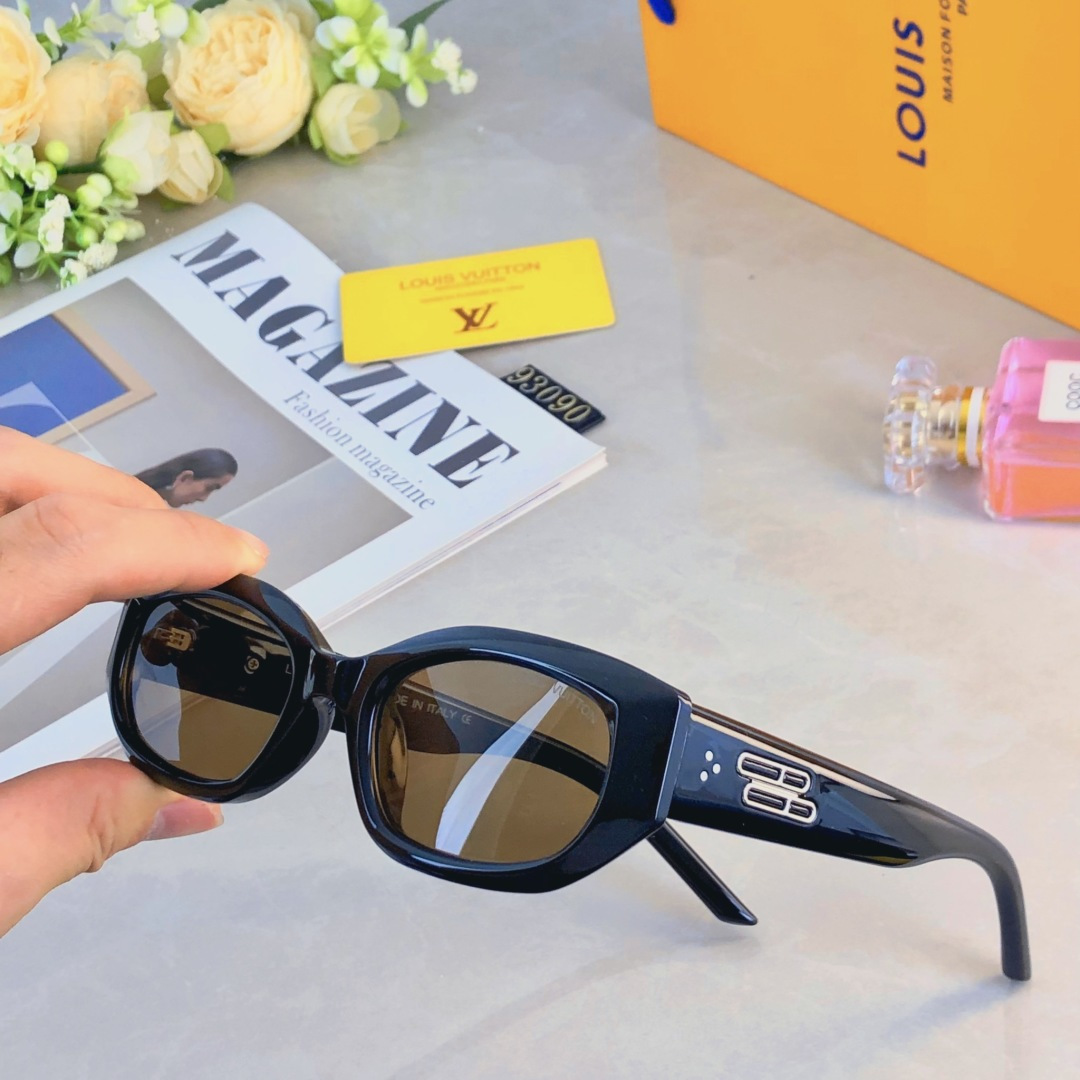 🔥🔥Louis vuitto*韩版潮大框个性偏光太阳眼镜男女网红黑色显脸小复古墨镜街拍