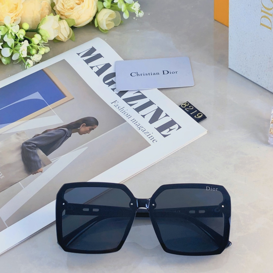 🔥🔥Dio*个性高级感太阳镜女网红墨镜潮圆脸方形开车驾驶防紫外线