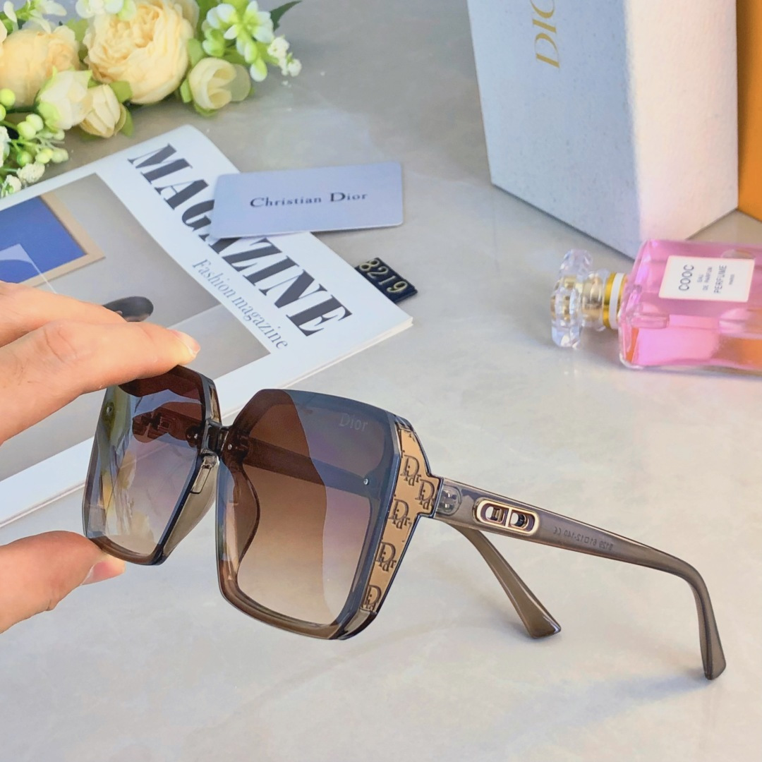 🔥🔥Dio*个性高级感太阳镜女网红墨镜潮圆脸方形开车驾驶防紫外线