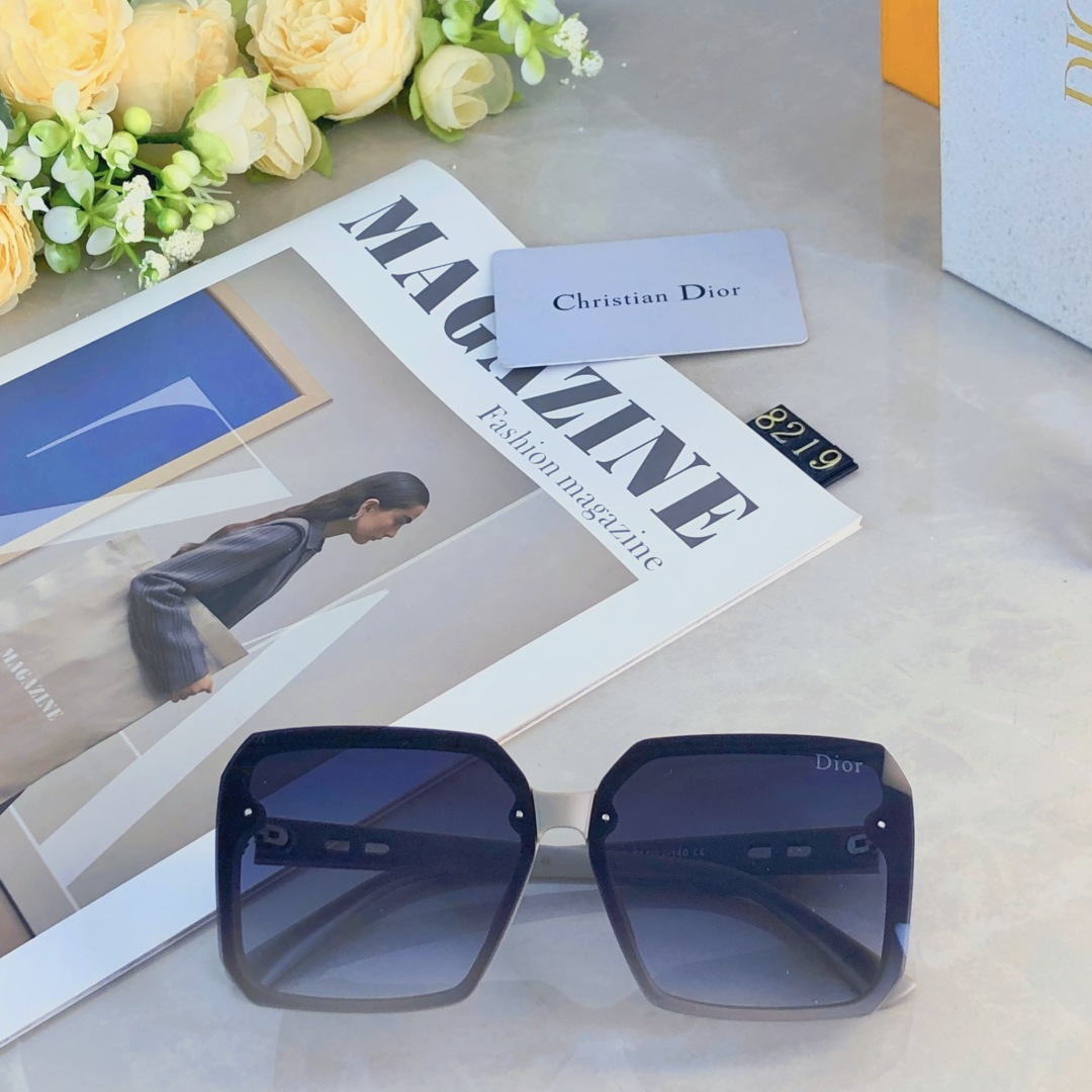 🔥🔥Dio*个性高级感太阳镜女网红墨镜潮圆脸方形开车驾驶防紫外线