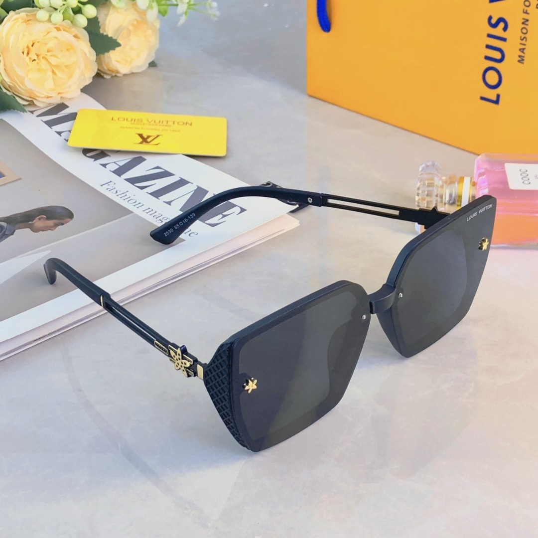 🔥🔥Louis vuitto*欧美时尚金属风方框轻奢太阳镜户外拍照个性复古MM潮墨镜女