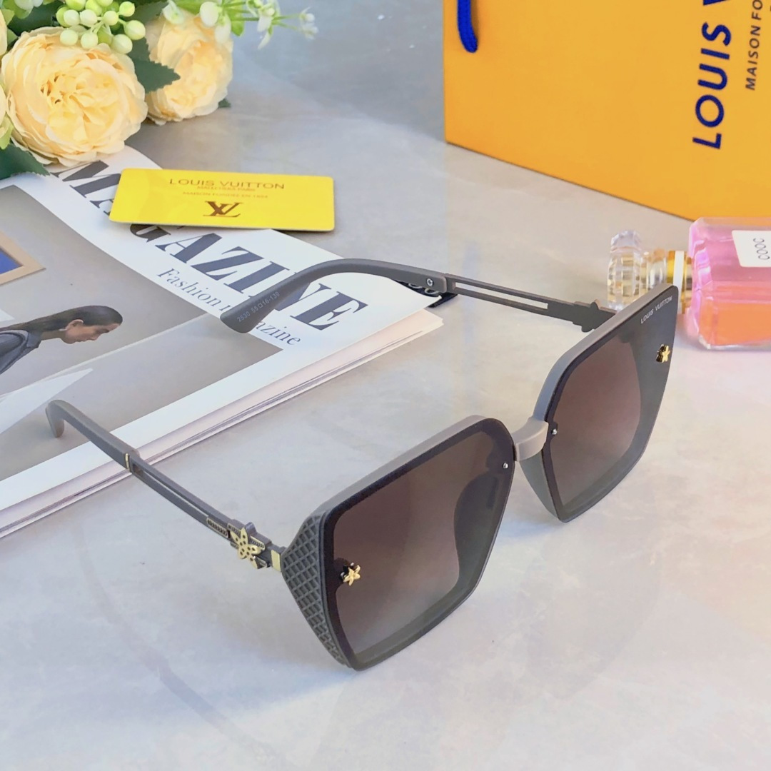 🔥🔥Louis vuitto*欧美时尚金属风方框轻奢太阳镜户外拍照个性复古MM潮墨镜女