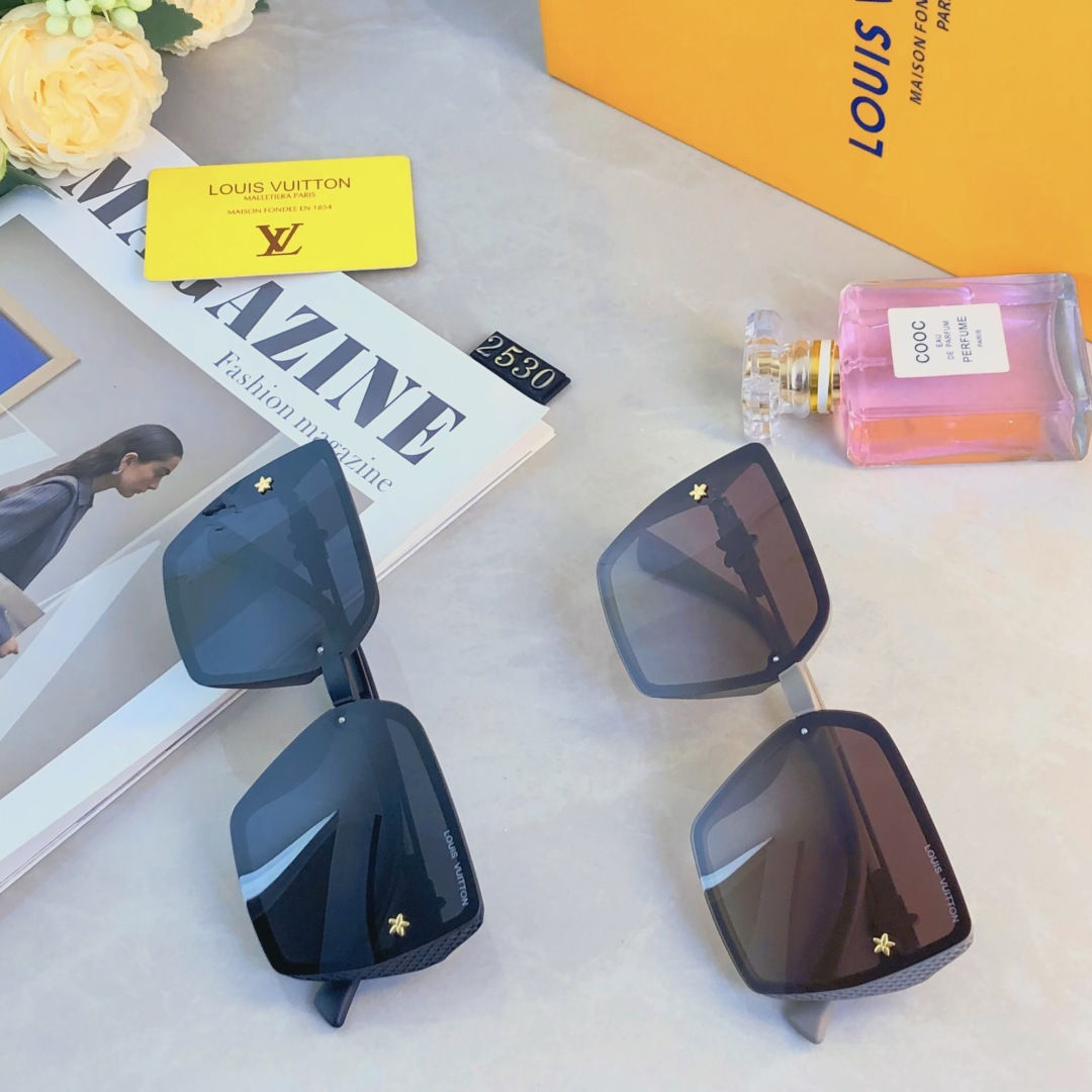 🔥🔥Louis vuitto*欧美时尚金属风方框轻奢太阳镜户外拍照个性复古MM潮墨镜女