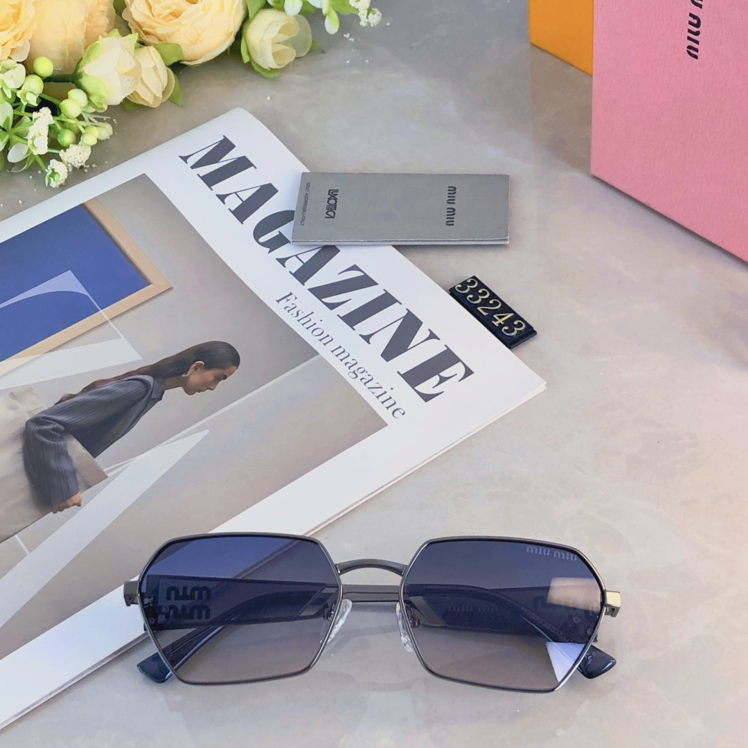 🔥🔥miumi*欧美时尚金属风方框轻奢太阳镜户外拍照个性复古MM潮墨镜