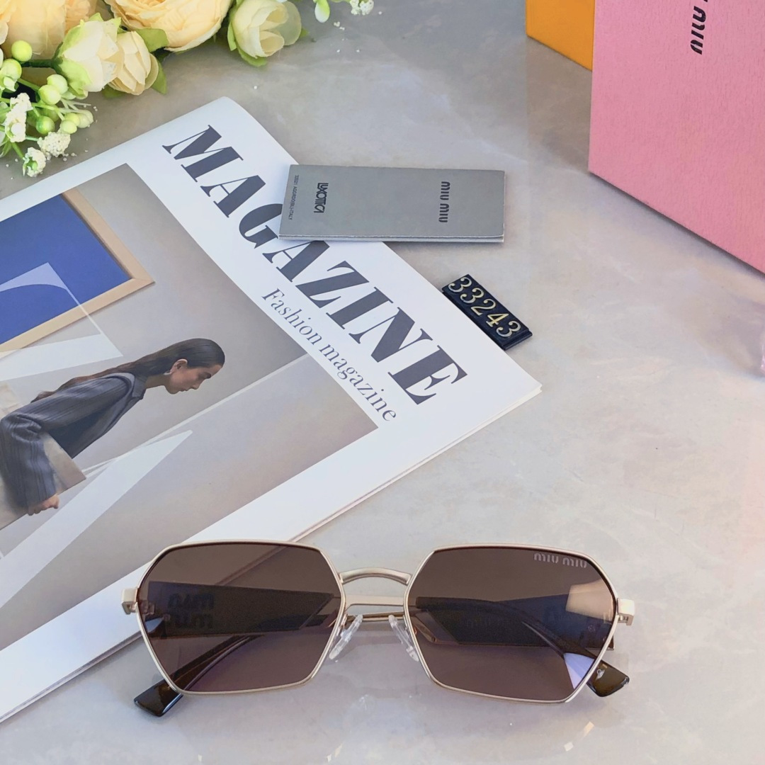 🔥🔥miumi*欧美时尚金属风方框轻奢太阳镜户外拍照个性复古MM潮墨镜