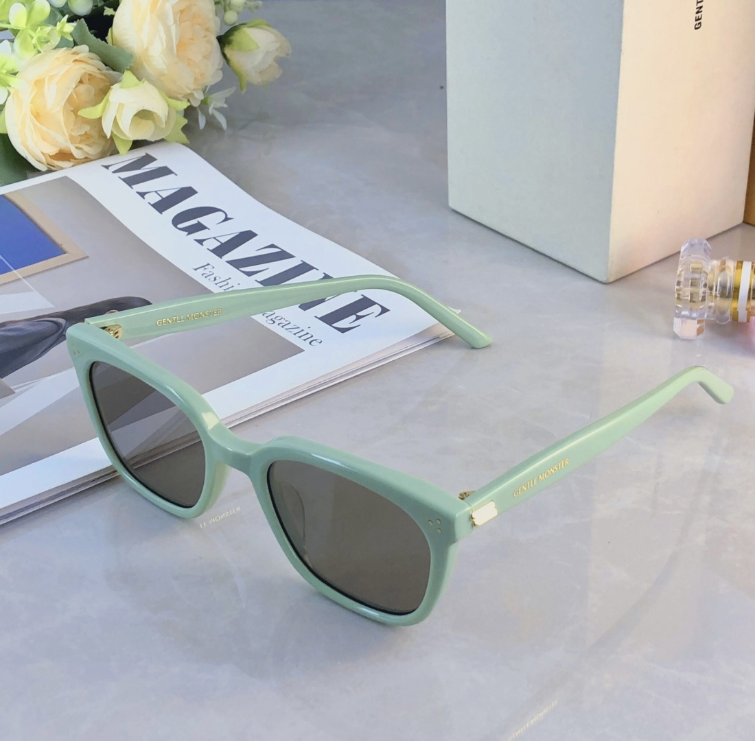 。。2035新款网红时尚素颜太阳镜板材墨镜高级感大框女潮流