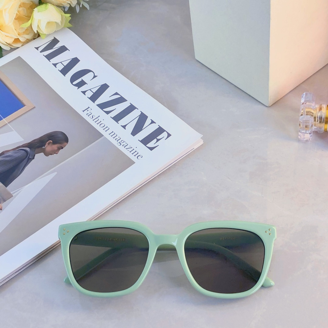 。。2035新款网红时尚素颜太阳镜板材墨镜高级感大框女潮流