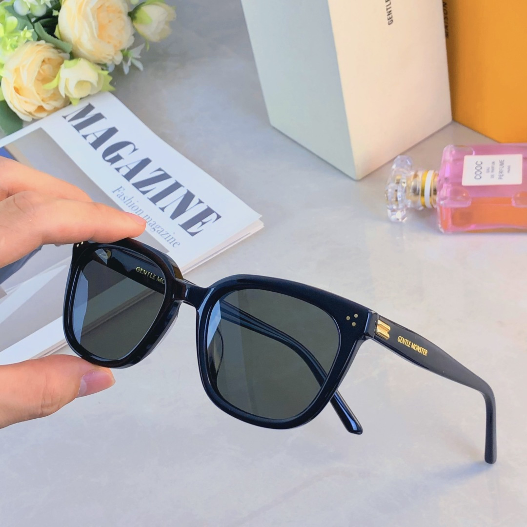 。。2035新款网红时尚素颜太阳镜板材墨镜高级感大框女潮流