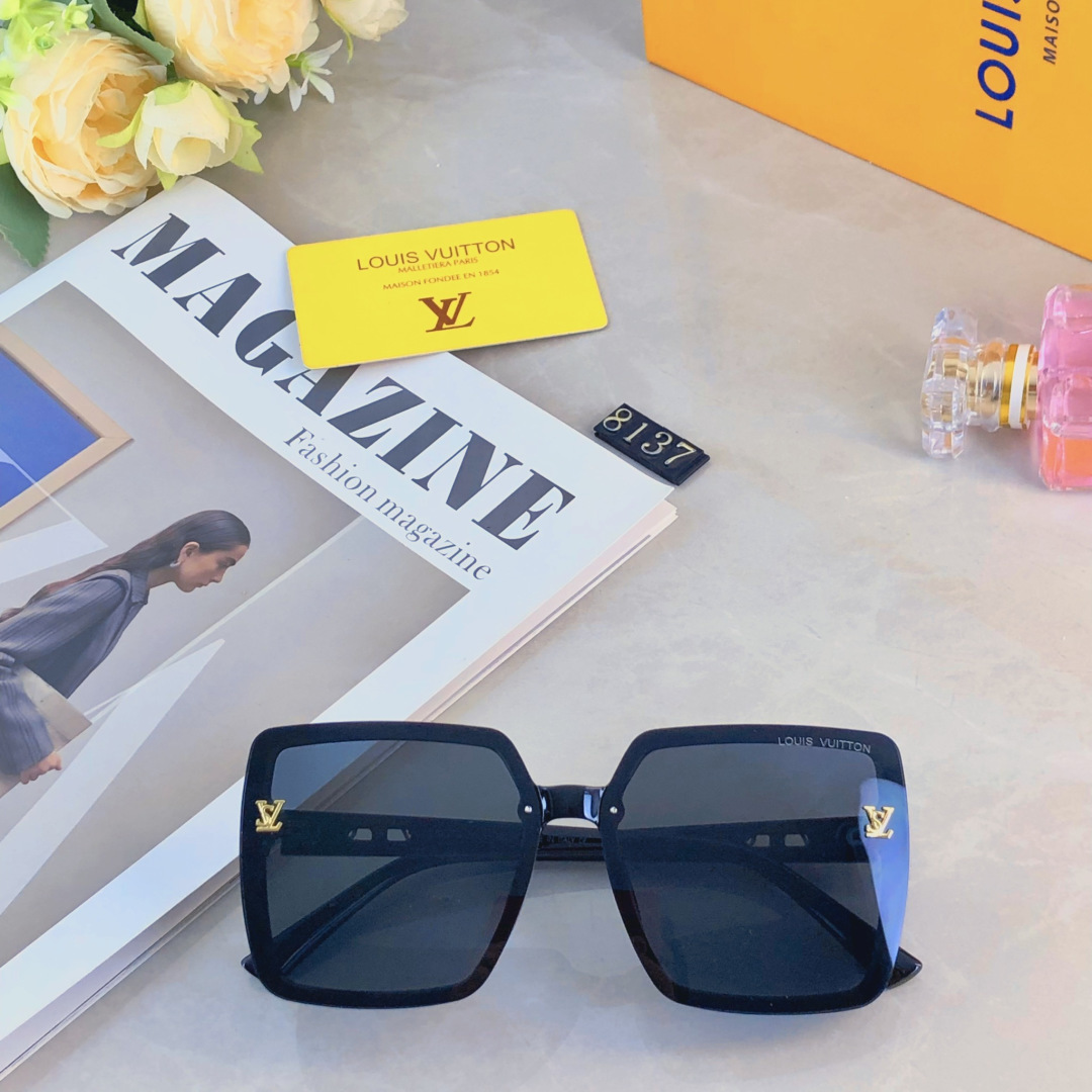 。。Louis vuitto*新款方形字母百搭太阳镜气质简约欧美风墨镜女防紫外线超轻ins风