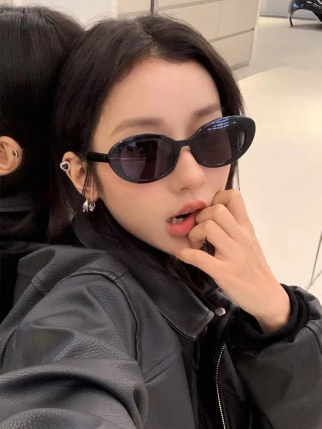 。。Chane*时尚新款小椭圆板材脚偏光太阳眼镜潮女网红素颜街拍个性墨镜ins