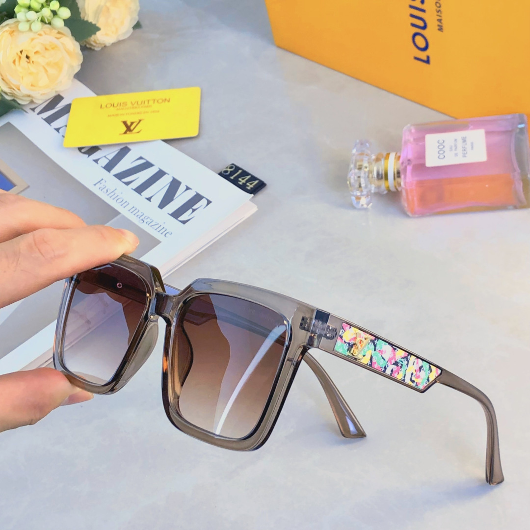 。。Louis vuitto*欧美网红女太阳镜方形街拍新款墨镜防紫外线ins粗框眼镜