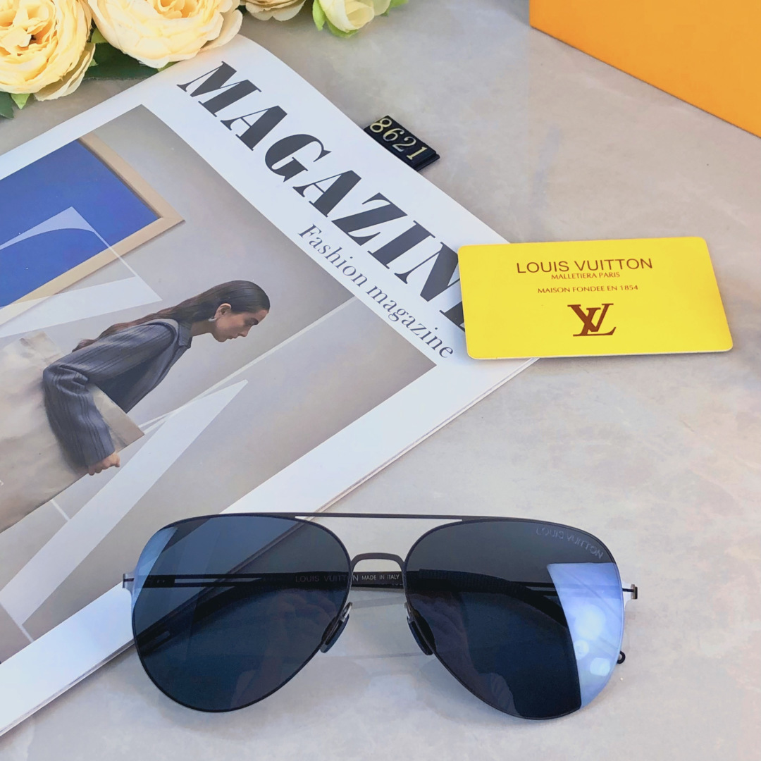 。。Louis vuitto*新款男士蛤蟆镜 超轻超弹不锈钢无螺丝墨镜 经典尼龙偏光太阳镜