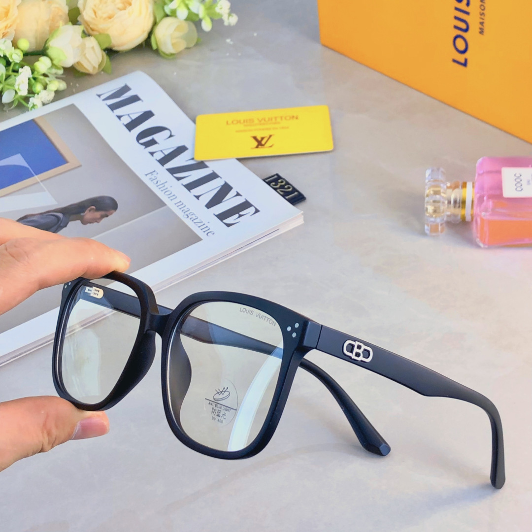 。。Louis vuitto*素颜黑框眼镜近视女可配度数显瘦防辐射抗疲劳护眼大脸圆脸显脸小