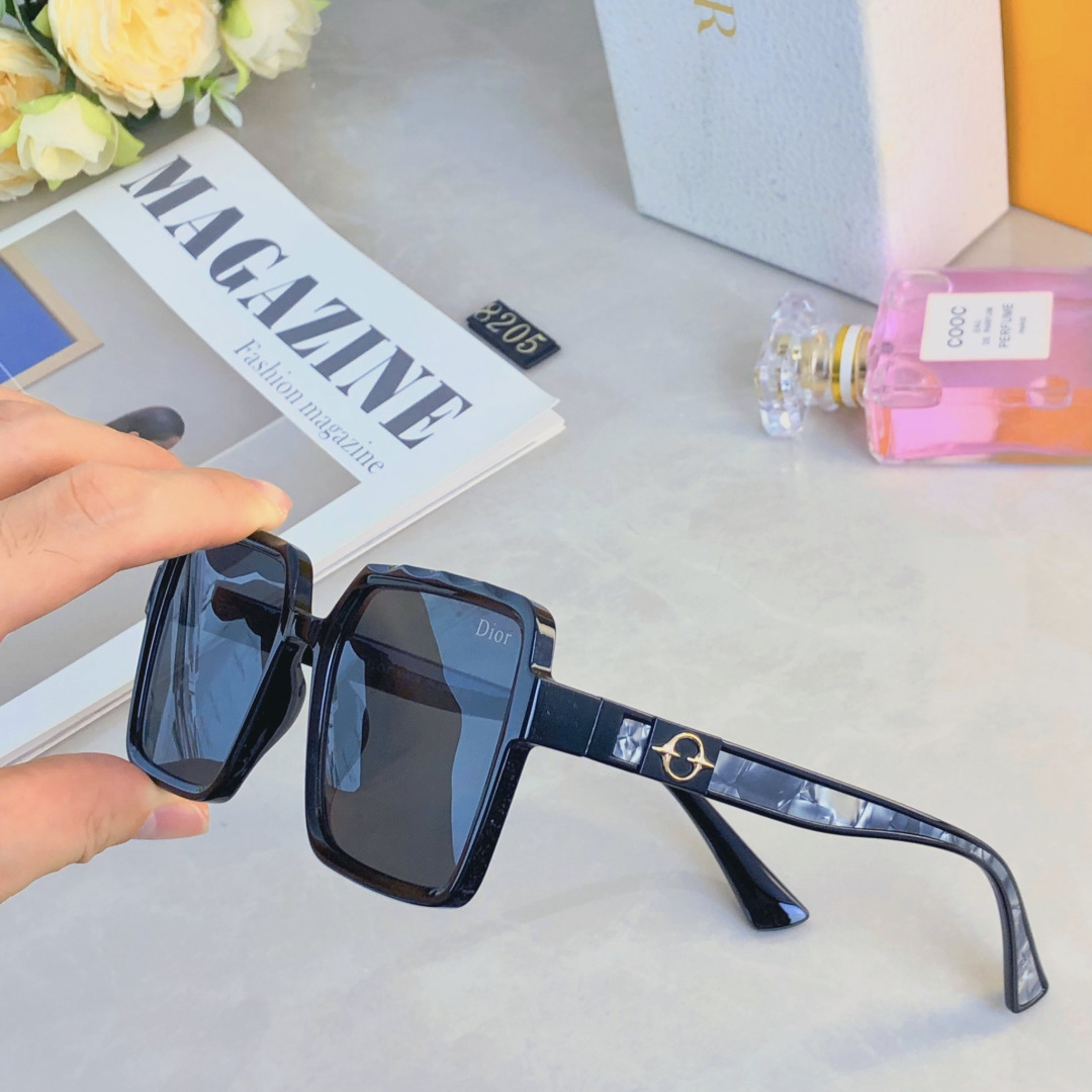 。。Dio*高级感墨镜女时髦辣妹风2025年新款方形大框眼镜开车太阳镜凹造型