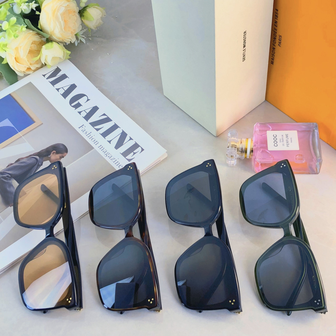 。。新款韩版百搭时尚大框米钉防紫外线太阳镜高级感ins素颜神器墨镜