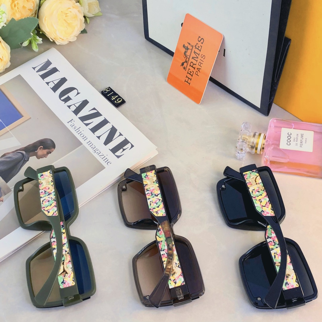 🔥🔥Herme*韩版ins方形大框显脸小眼镜女大脸街拍黑超墨镜潮网红太阳镜