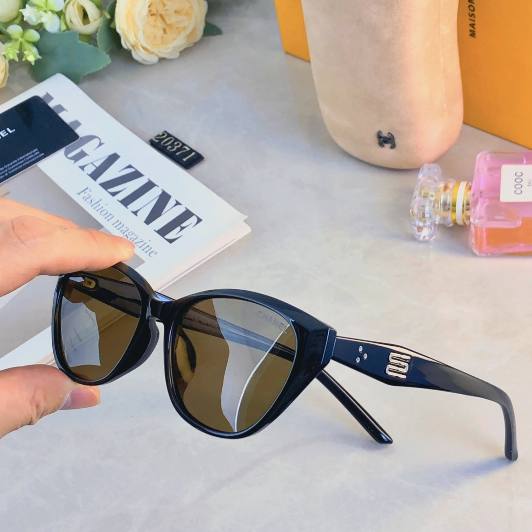 🔥🔥Chane*辣妹时髦猫眼显瘦墨镜女复古美式太阳镜防晒凹造型