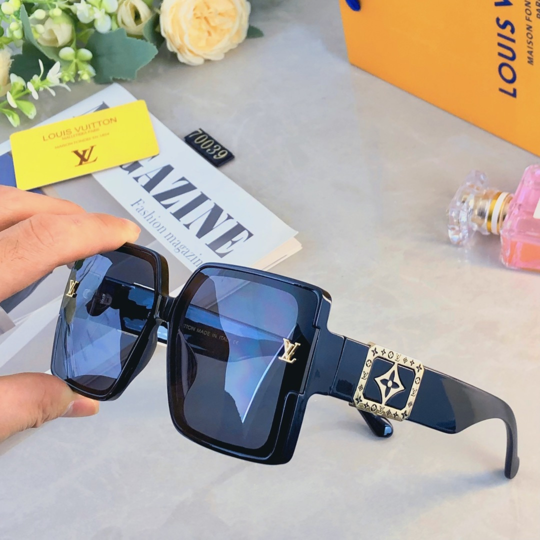 。。Louis vuitto*新款方形大框字母装饰轻奢风高级感女太阳镜抖音网红墨镜