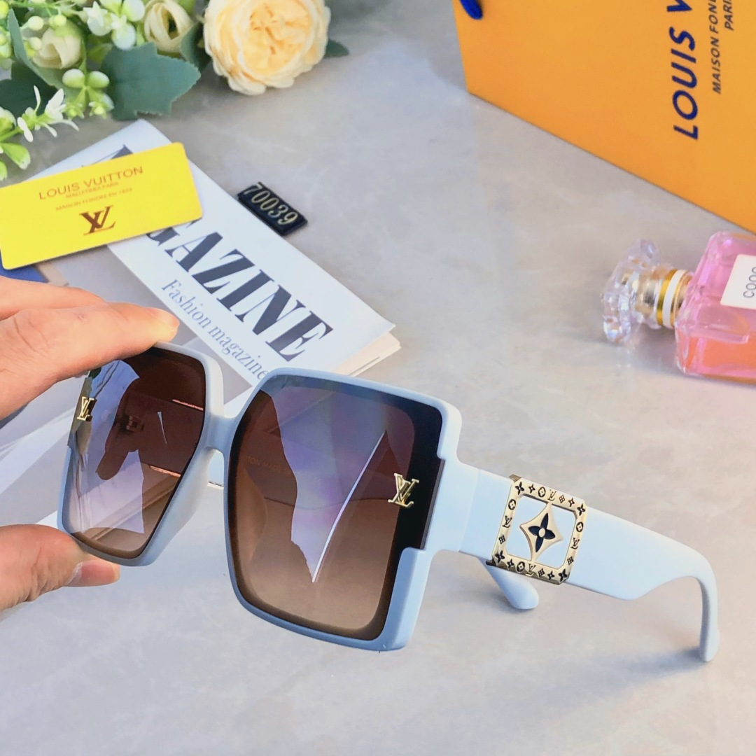 。。Louis vuitto*新款方形大框字母装饰轻奢风高级感女太阳镜抖音网红墨镜