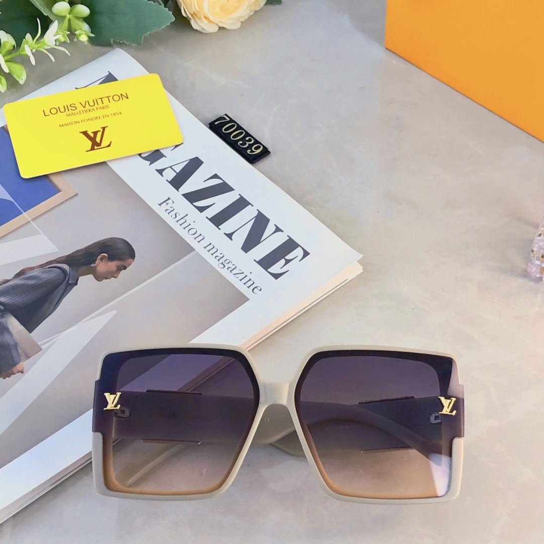 。。Louis vuitto*新款方形大框字母装饰轻奢风高级感女太阳镜抖音网红墨镜