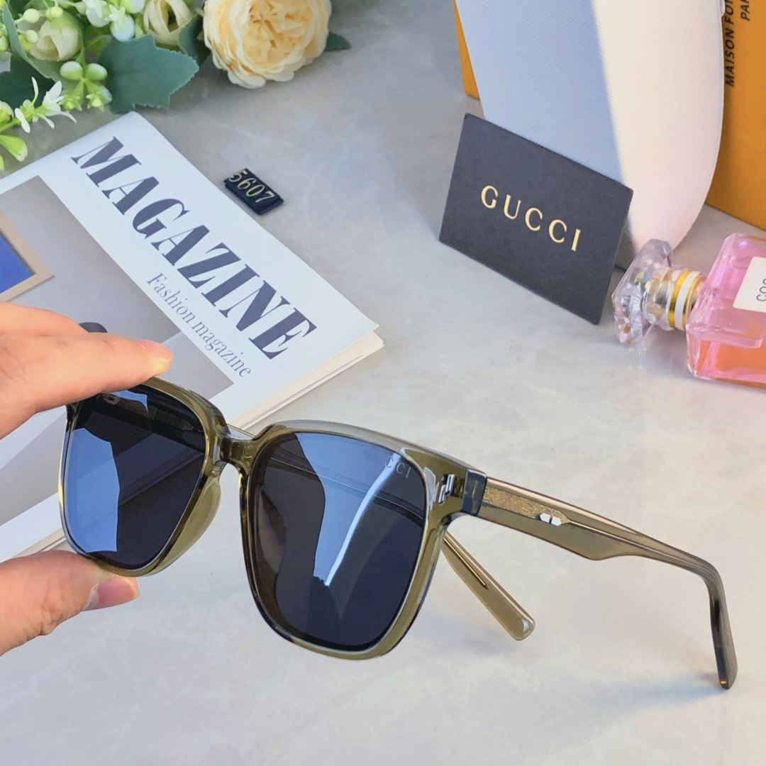 。。Gucc*新款米钉潮流百搭墨镜男女同款显高级感显瘦太阳眼镜