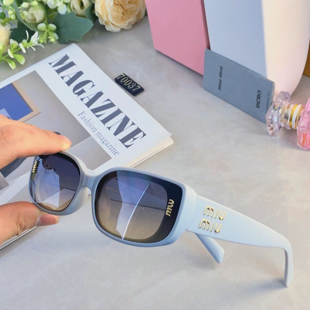 。。miumi*欧美风眼镜时尚方形小框太阳镜个性墨镜