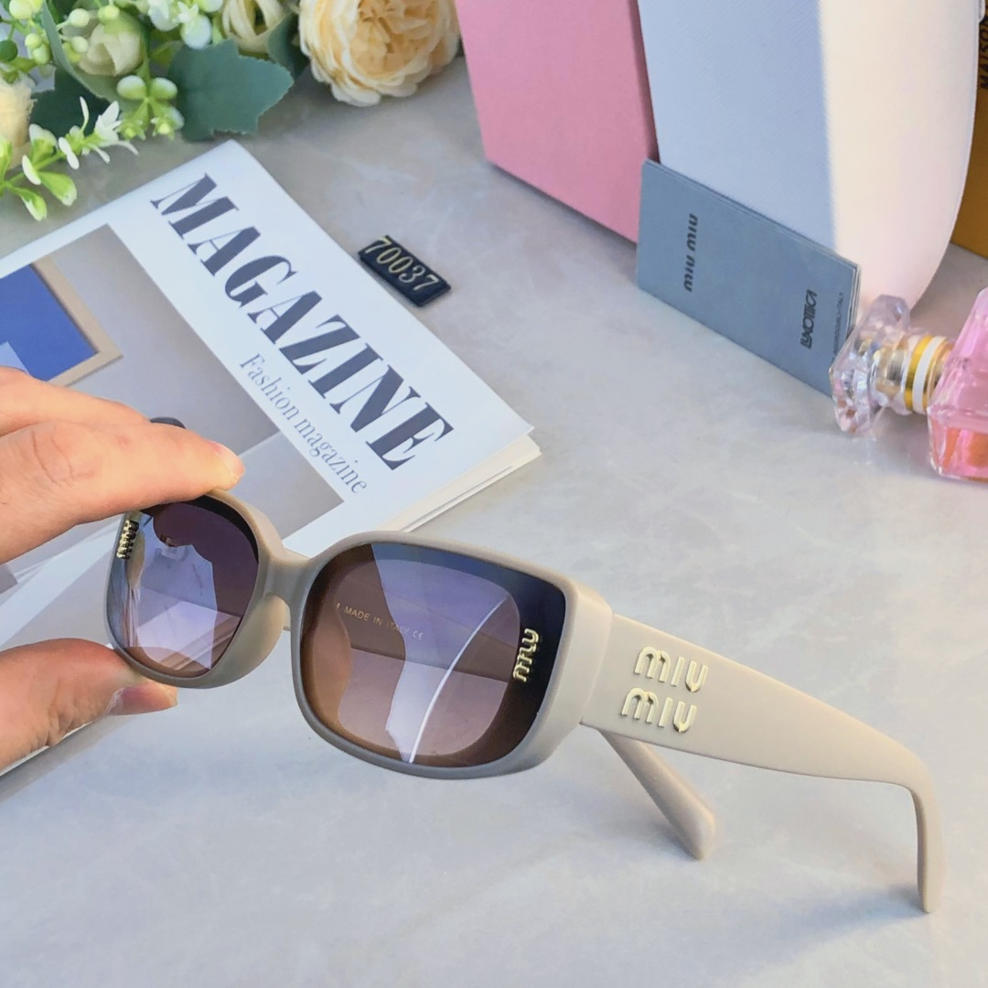 。。miumi*欧美风眼镜时尚方形小框太阳镜个性墨镜