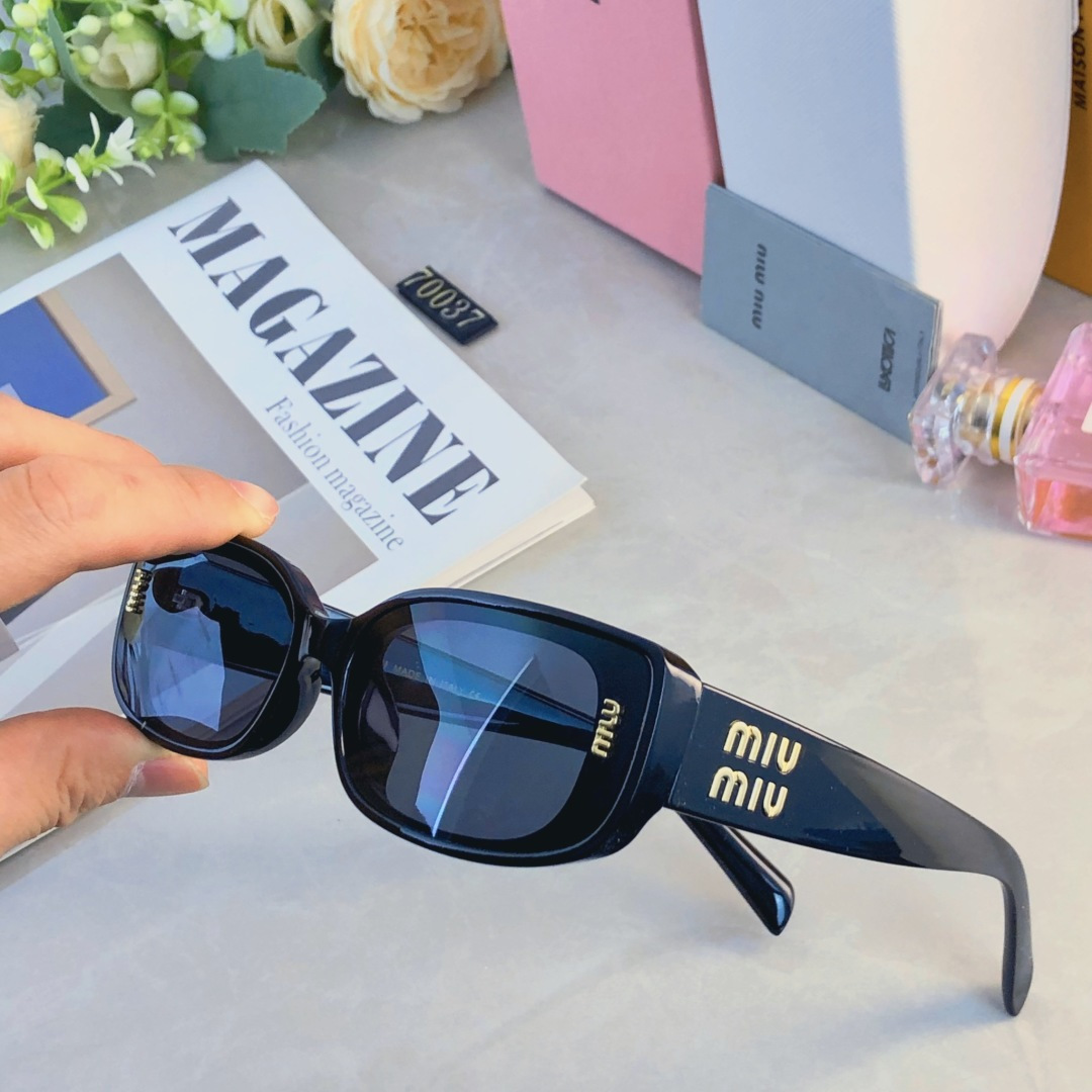 。。miumi*欧美风眼镜时尚方形小框太阳镜个性墨镜