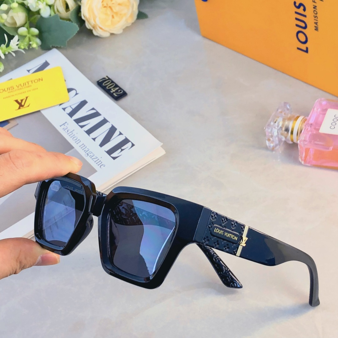 。。Louis vuitto*新款欧美网红时尚潮流方形太阳镜男女个性街拍墨镜