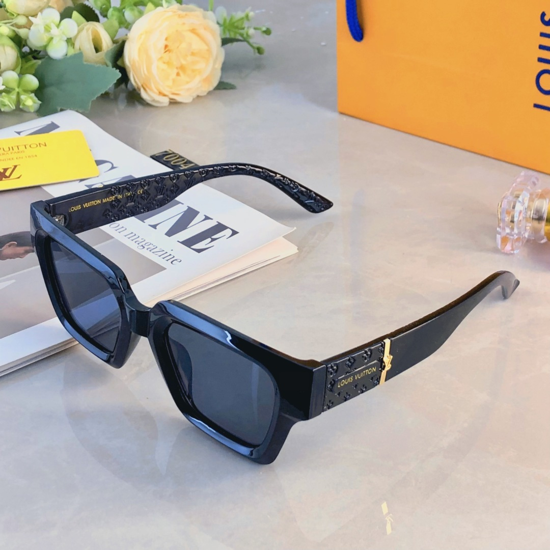。。Louis vuitto*新款欧美网红时尚潮流方形太阳镜男女个性街拍墨镜