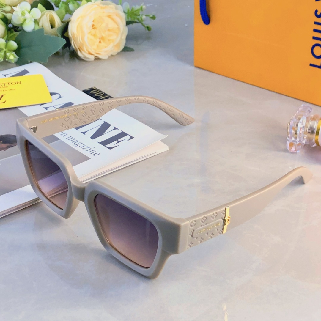 。。Louis vuitto*新款欧美网红时尚潮流方形太阳镜男女个性街拍墨镜