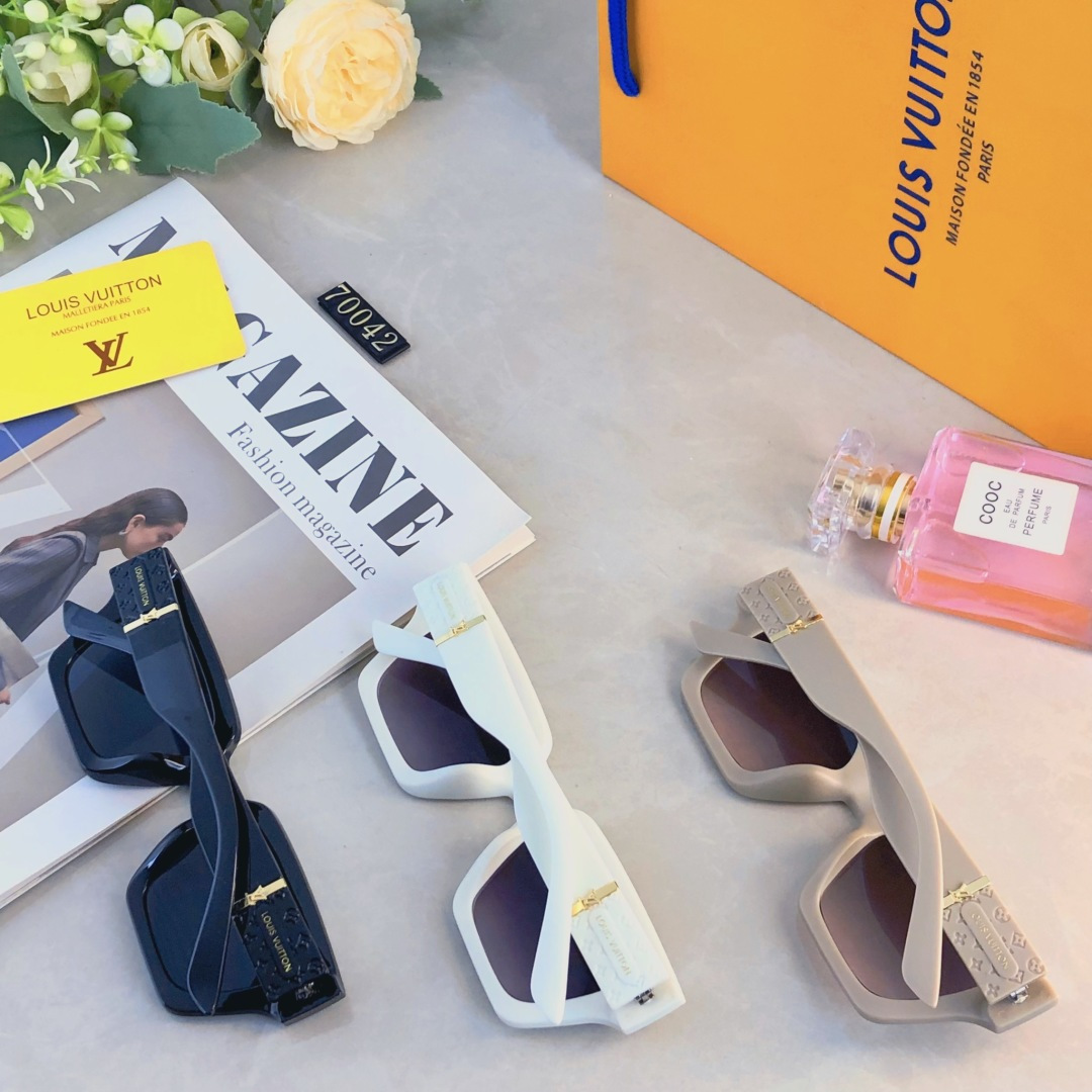 。。Louis vuitto*新款欧美网红时尚潮流方形太阳镜男女个性街拍墨镜