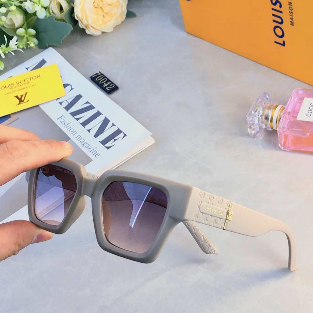 。。Louis vuitto*新款欧美网红时尚潮流方形太阳镜男女个性街拍墨镜