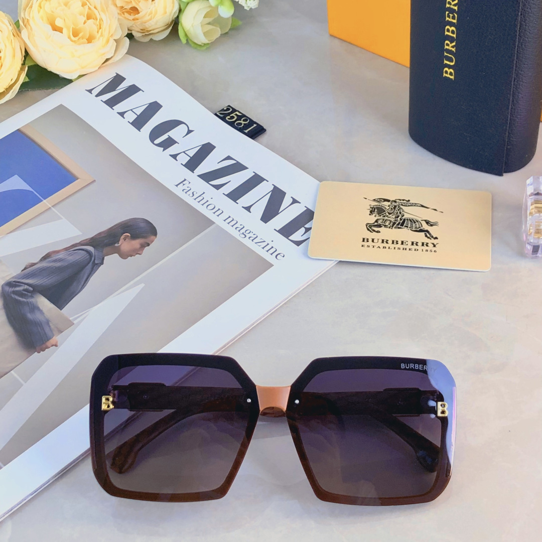 。。Burberr*新款轻奢太阳镜经典方框女士墨镜防紫外线偏光镜遮阳气质大脸