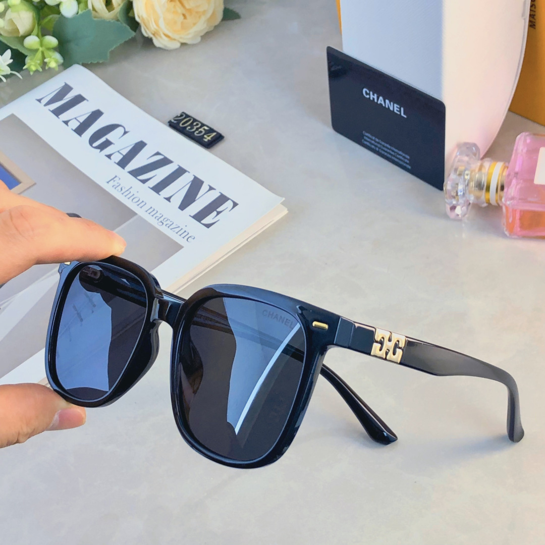 。。Chane*墨镜高级感方形显瘦男女同款旅游街拍大脸显小驾车太阳镜防紫外线