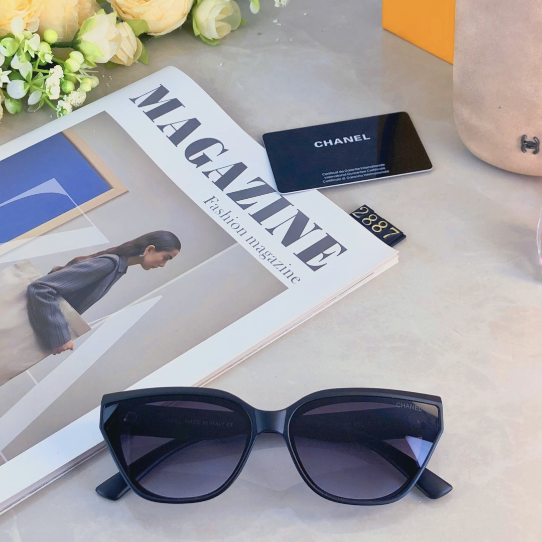 。。Chane*香奶奶高级感太阳墨镜新款方形大脸显瘦网红时尚复古墨镜