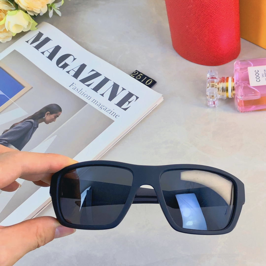 。。法拉利新款偏光太阳镜时尚户外旅行墨镜防紫外线太阳眼镜