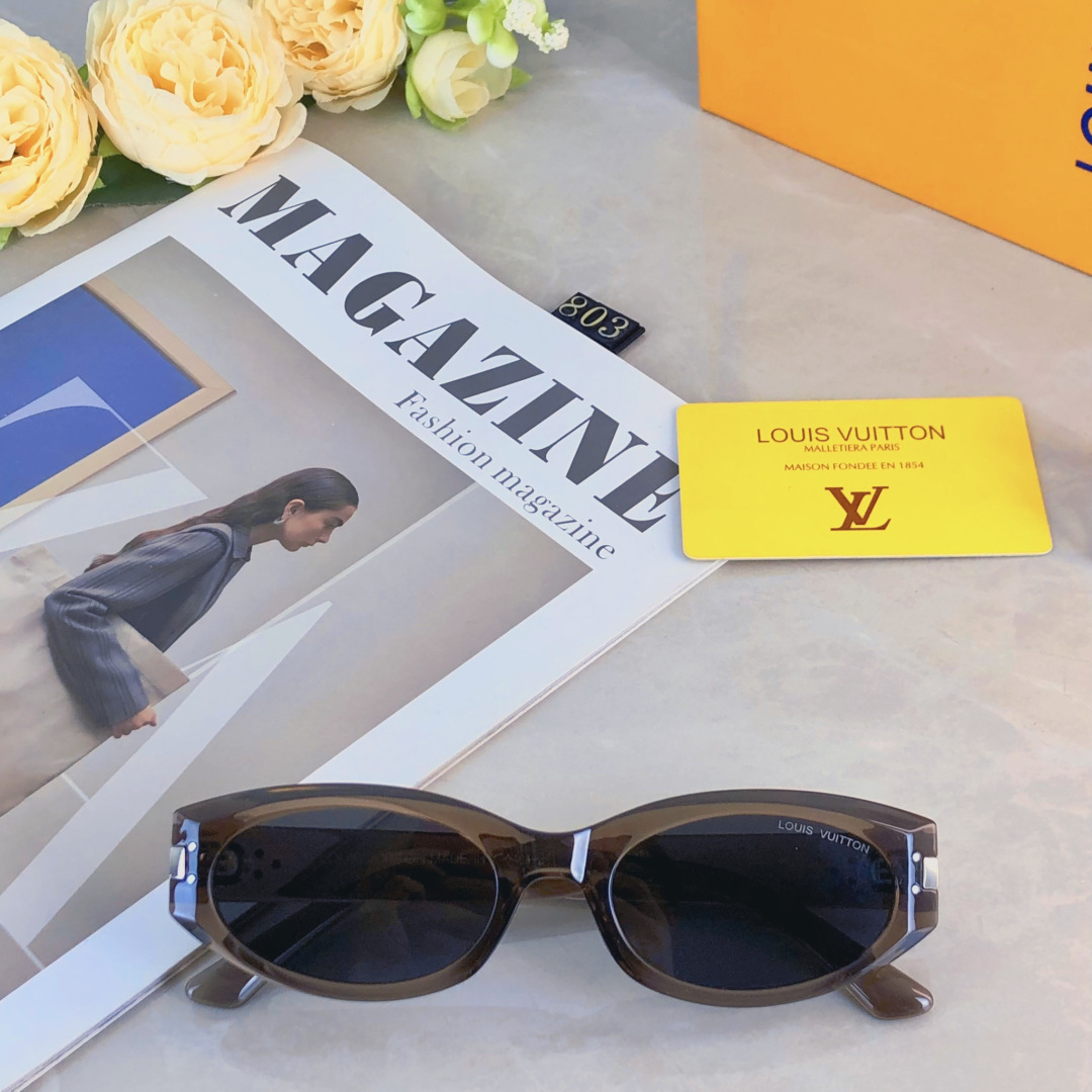 。。Louis vuitto*欧美复古黑色小框ins高级感方圆脸太阳镜防紫外线网红度假墨镜