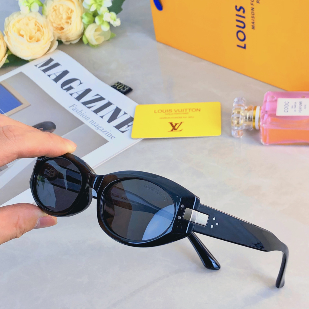 。。Louis vuitto*欧美复古黑色小框ins高级感方圆脸太阳镜防紫外线网红度假墨镜
