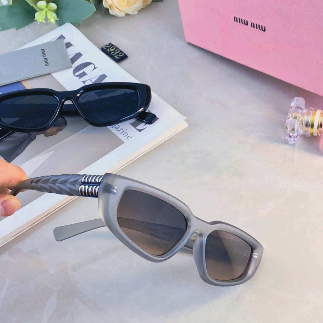 。。miumi*墨镜新款复古猫眼个性小框防紫外线太阳眼镜大脸