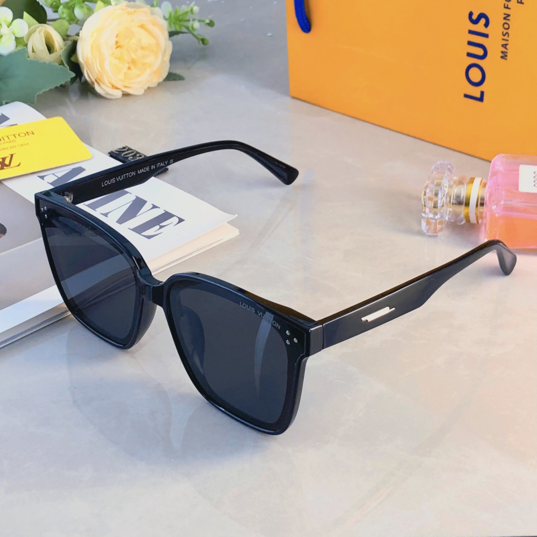 。。Louis vuitto*网红墨镜情侣款一对旅游百搭方形太阳镜男女款防紫外线新款潮
