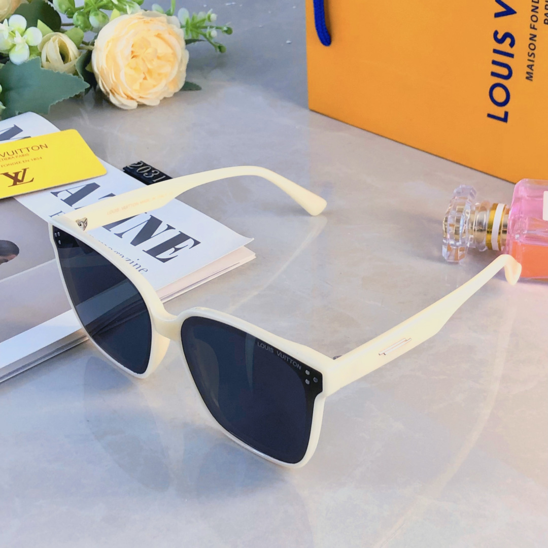 。。Louis vuitto*网红墨镜情侣款一对旅游百搭方形太阳镜男女款防紫外线新款潮