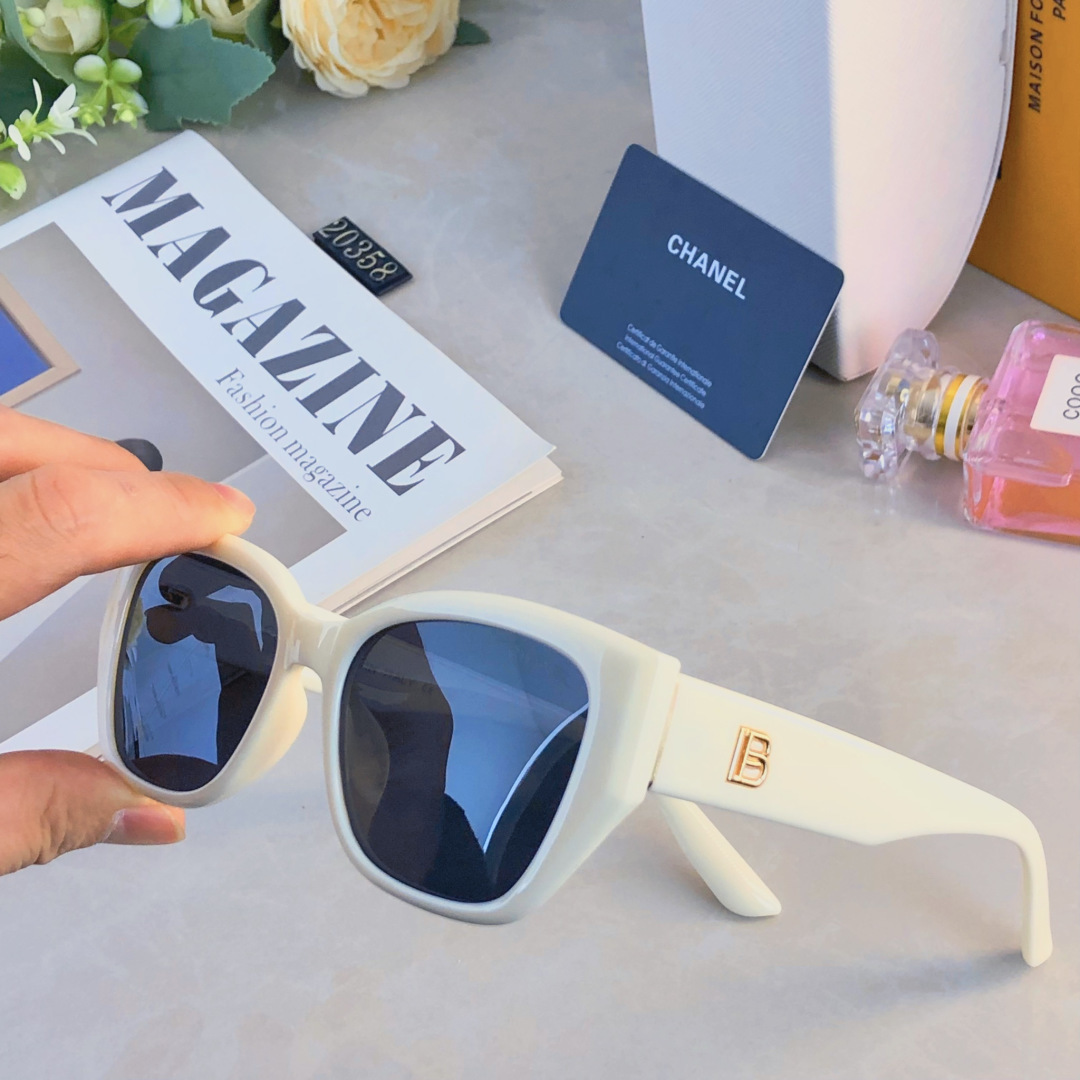 。。Chane*大框猫眼黑框墨镜遮阳女时尚个性简约显瘦防紫外线高级感太阳眼镜